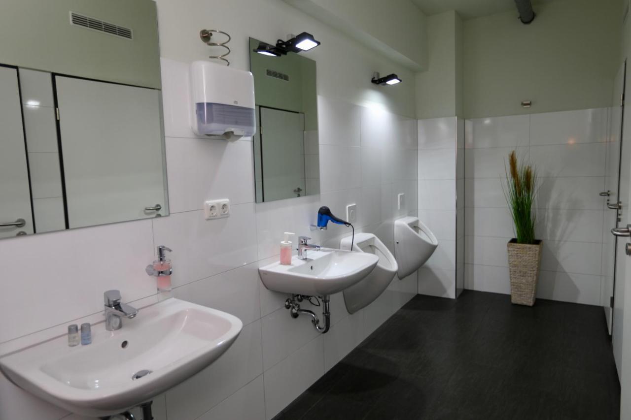 K&M Hostel Hambourg Extérieur photo